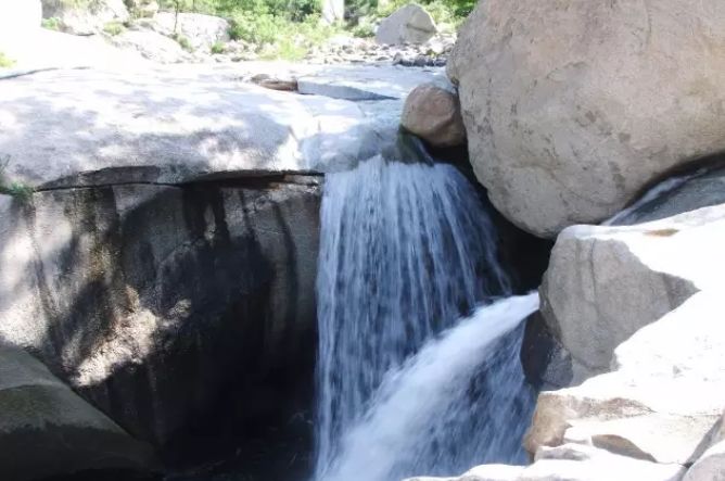 南阳镇平县北顶祖师庙之谜,道观有哪些,道教符咒大全,哪里寺庙宫殿可以请到灵符?网上买的灵符一般多少钱?亲人家人长生牌,祭奠祖先做超渡法事,往生牌位请到寺庙供奉,代客祈福烧纸钱金元宝.