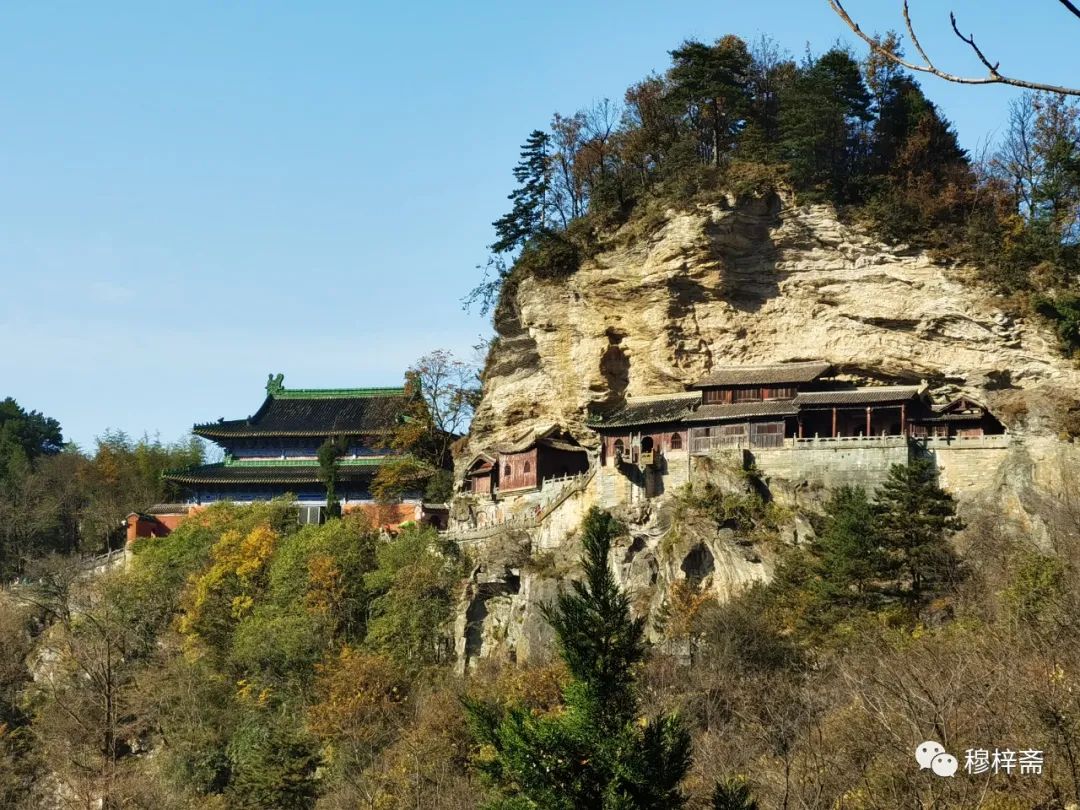 襄阳道教名山武当山道观,道观有哪些,道教符咒大全,哪里寺庙宫殿可以请到灵符?网上买的灵符一般多少钱?亲人家人长生牌,祭奠祖先做超渡法事,往生牌位请到寺庙供奉,代客祈福烧纸钱金元宝.