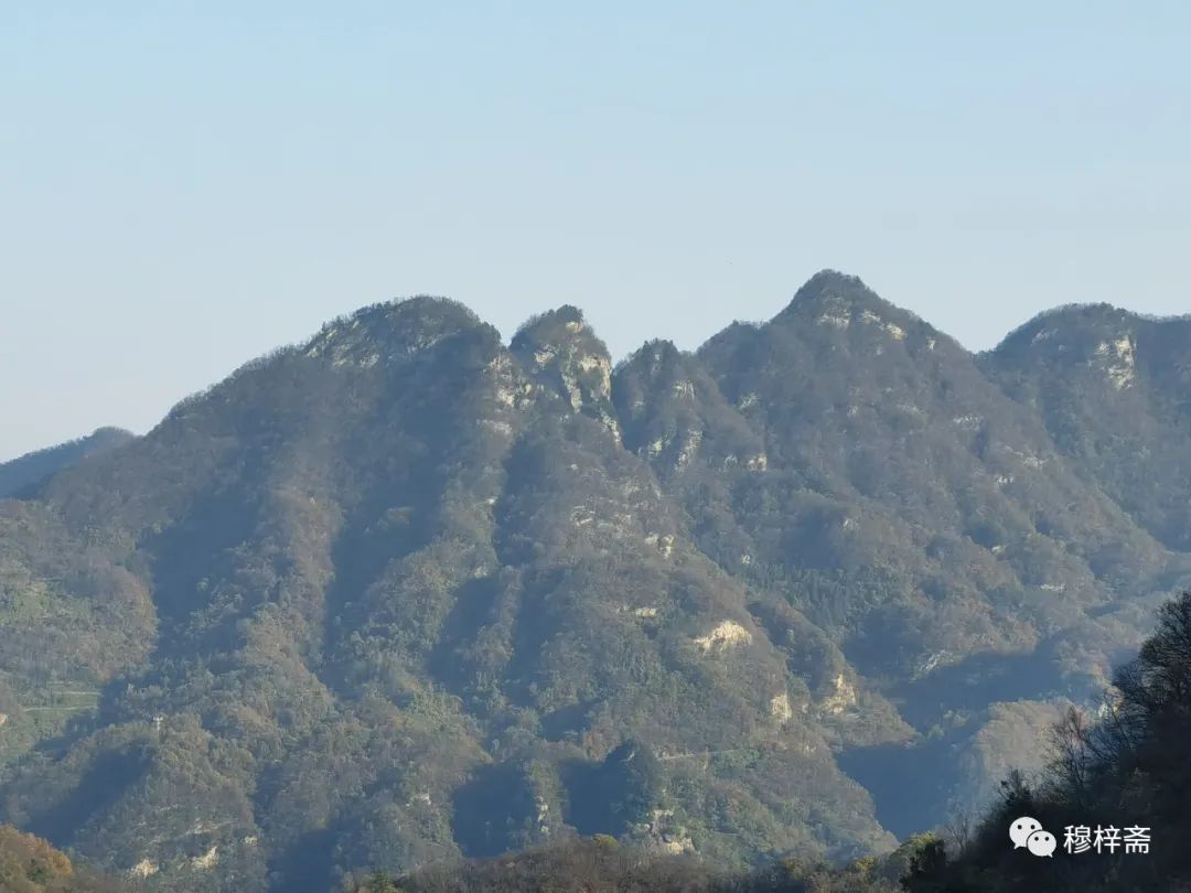 襄阳道教名山武当山道观,道观有哪些,道教符咒大全,哪里寺庙宫殿可以请到灵符?网上买的灵符一般多少钱?亲人家人长生牌,祭奠祖先做超渡法事,往生牌位请到寺庙供奉,代客祈福烧纸钱金元宝.