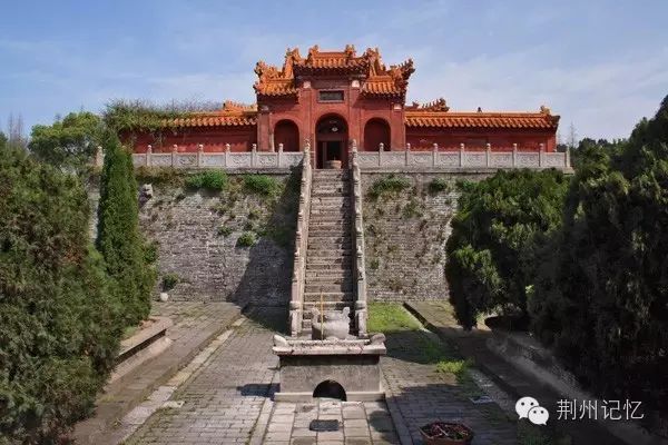 荆州道教三大道观排行榜“三观”,往生牌位在道观放着有什么好处,祖先牌位供奉在寺庙好吗,亲人牌位放寺庙,家人长生牌位请到寺庙.