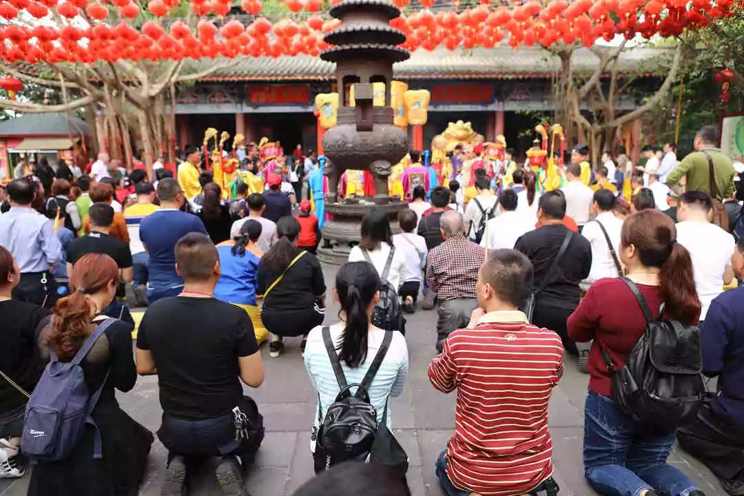 法事预约大年初五，迎五路财神，鸿运当头，财运亨通！