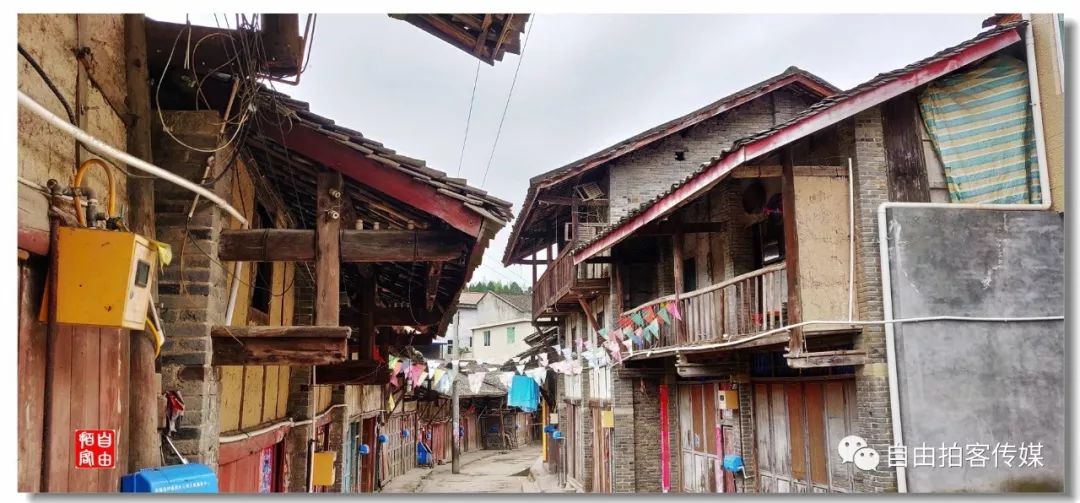 四川泸州石河场村文圣武圣二庙以及城隍土地张爷庙,城隍庙请财神,城隍庙捐功德多少钱合适?城隍殿拜什么比较灵,城隍爷什么灵验,城隍宫请太岁护身符,城隍祠请太岁符费用,灵符能请吗,有人请过道家灵符么,符咒可