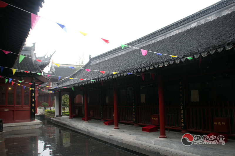 江苏南通城隍庙道教道观寺院  符咒批发 道教符咒 茅山符咒 符咒灵符 害人方法108种 十大害人符咒 害人法术大全 惩罚恶人的咒语 法事 超度法事 法事道场 手绘符 手绘灵符 道家招财符咒 网上祭奠 网上祭拜 在线许愿网 网上拜财神 代烧香 代烧香祈福 第5张