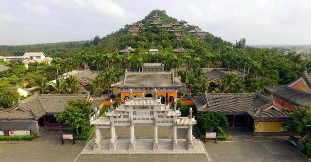 海南省定安县玉蟾宫道教寺庙道观  符咒批发 道教符咒 茅山符咒 符咒灵符 害人方法108种 十大害人符咒 害人法术大全 惩罚恶人的咒语 法事 超度法事 法事道场 手绘符 手绘灵符 道家招财符咒 网上祭奠 网上祭拜 在线许愿网 网上拜财神 代烧香 代烧香祈福 第4张