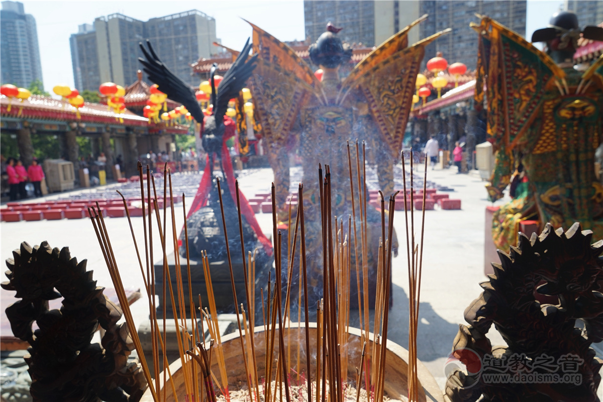 香港啬色园黄大仙祠道教寺庙道观  符咒批发 道教符咒 茅山符咒 符咒灵符 害人方法108种 十大害人符咒 害人法术大全 惩罚恶人的咒语 法事 超度法事 法事道场 手绘符 手绘灵符 道家招财符咒 网上祭奠 网上祭拜 在线许愿网 网上拜财神 代烧香 代烧香祈福 第8张