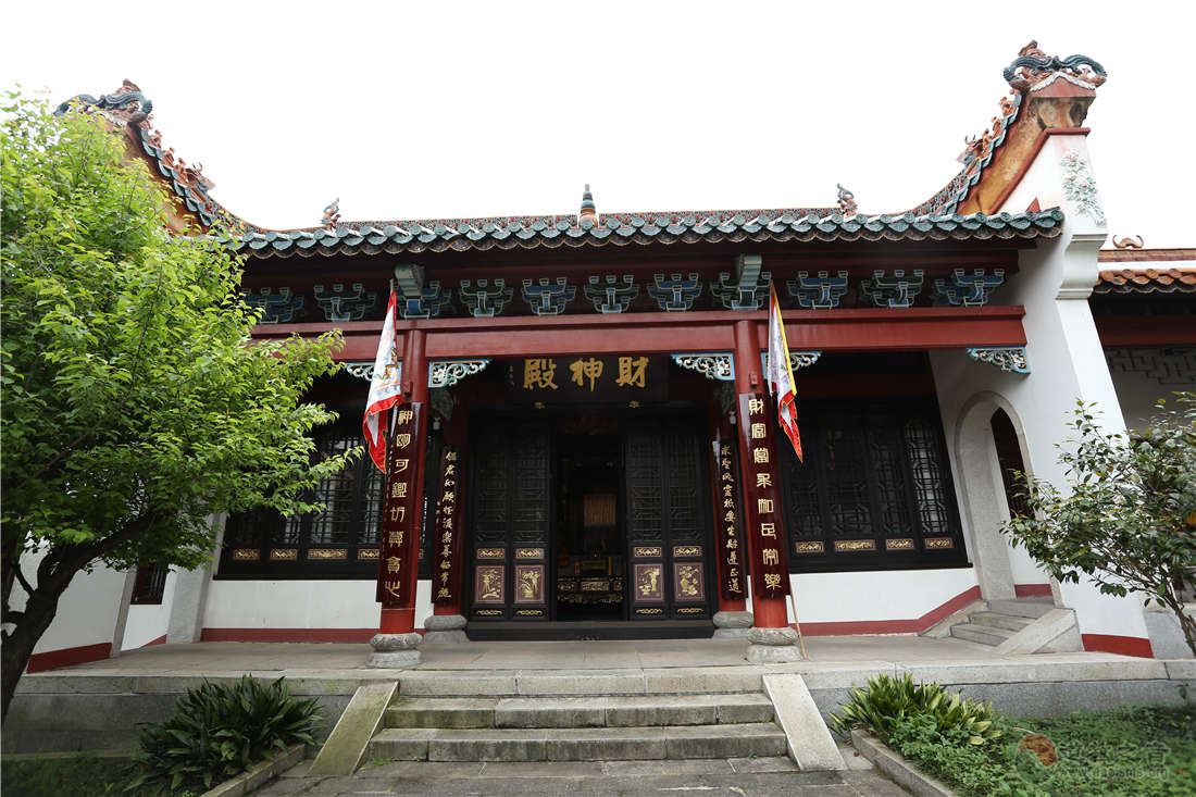 湖南南岳朱陵宫道教道观寺庙  符咒批发 道教符咒 茅山符咒 符咒灵符 害人方法108种 十大害人符咒 害人法术大全 惩罚恶人的咒语 法事 超度法事 法事道场 手绘符 手绘灵符 道家招财符咒 网上祭奠 网上祭拜 在线许愿网 网上拜财神 代烧香 代烧香祈福 第8张