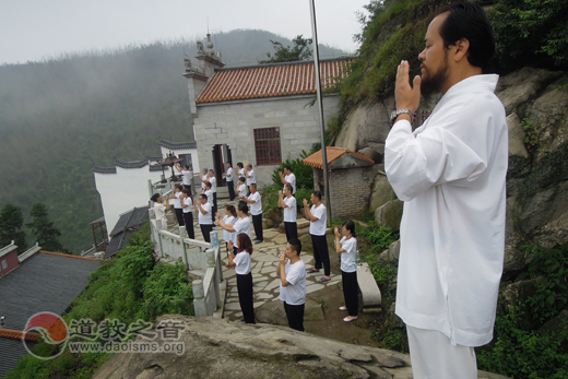 湖南岳阳华光道观道教寺庙  符咒批发 道教符咒 茅山符咒 符咒灵符 害人方法108种 十大害人符咒 害人法术大全 惩罚恶人的咒语 法事 超度法事 法事道场 手绘符 手绘灵符 道家招财符咒 网上祭奠 网上祭拜 在线许愿网 网上拜财神 代烧香 代烧香祈福 第2张