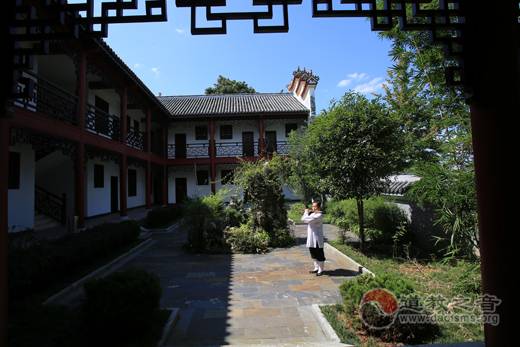 湖南衡阳赤松观道教道观寺庙  符咒批发 道教符咒 茅山符咒 符咒灵符 害人方法108种 十大害人符咒 害人法术大全 惩罚恶人的咒语 法事 超度法事 法事道场 手绘符 手绘灵符 道家招财符咒 网上祭奠 网上祭拜 在线许愿网 网上拜财神 代烧香 代烧香祈福 第2张