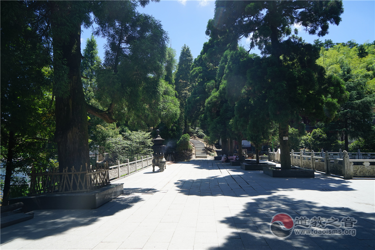 江西上饶铅山县葛仙山道教道观寺庙  符咒批发 道教符咒 茅山符咒 符咒灵符 害人方法108种 十大害人符咒 害人法术大全 惩罚恶人的咒语 法事 超度法事 法事道场 手绘符 手绘灵符 道家招财符咒 网上祭奠 网上祭拜 在线许愿网 网上拜财神 代烧香 代烧香祈福 第2张