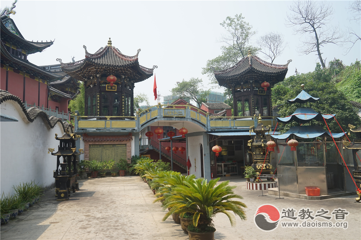 浙江温州紫霄道观道教寺庙  符咒批发 道教符咒 茅山符咒 符咒灵符 害人方法108种 十大害人符咒 害人法术大全 惩罚恶人的咒语 法事 超度法事 法事道场 手绘符 手绘灵符 道家招财符咒 网上祭奠 网上祭拜 在线许愿网 网上拜财神 代烧香 代烧香祈福 第3张