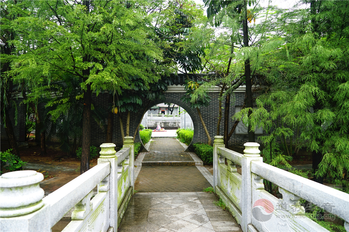 广东省东莞市虎门郭真人古庙道教寺院道观  符咒批发 道教符咒 茅山符咒 符咒灵符 害人方法108种 十大害人符咒 害人法术大全 惩罚恶人的咒语 法事 超度法事 法事道场 手绘符 手绘灵符 道家招财符咒 网上祭奠 网上祭拜 在线许愿网 网上拜财神 代烧香 代烧香祈福 第9张