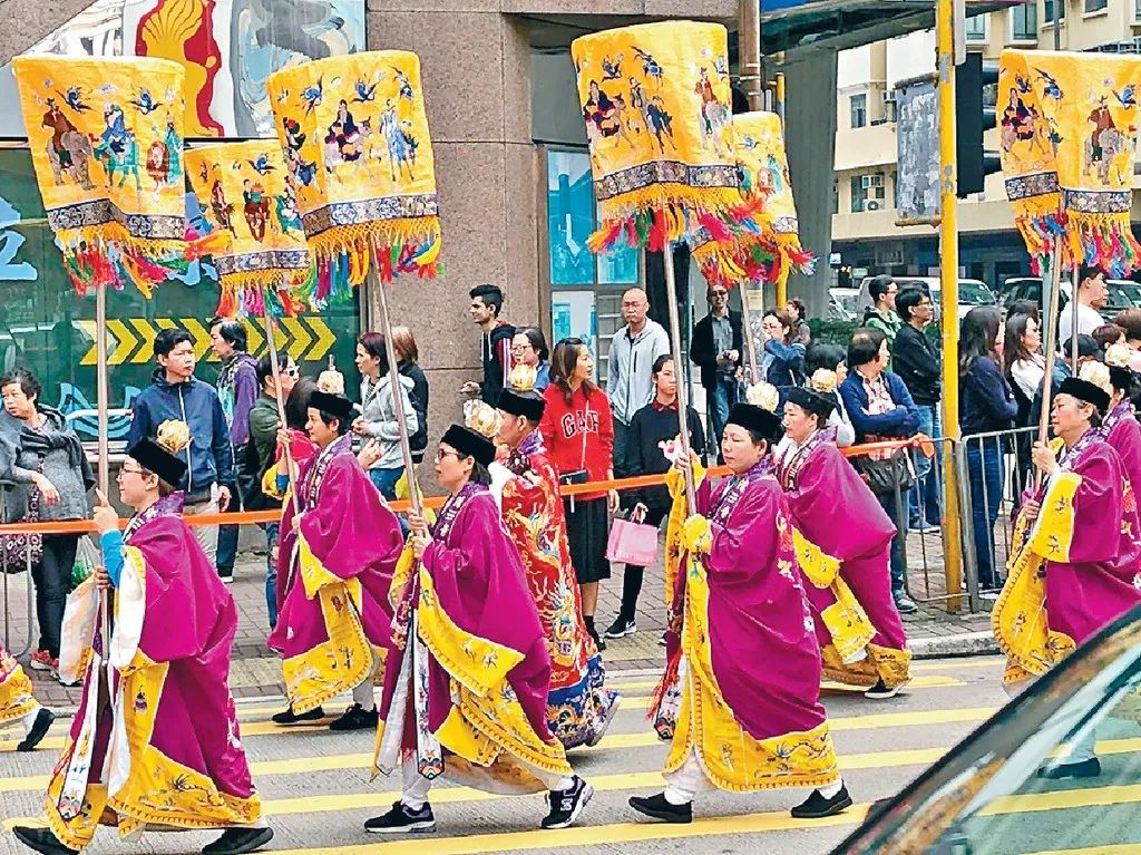 为何道教兴盛？破解香港道教蓬勃发展大迷局，弘道特色是根本原因  符咒批发 道教符咒 茅山符咒 符咒灵符 害人方法108种 十大害人符咒 害人法术大全 惩罚恶人的咒语 法事 超度法事 法事道场 手绘符 手绘灵符 道家招财符咒 网上祭奠 网上祭拜 在线许愿网 网上拜财神 代烧香 代烧香祈福 第2张